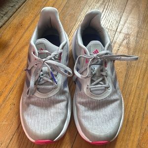 Women’s Adidas Sneakers Size 6